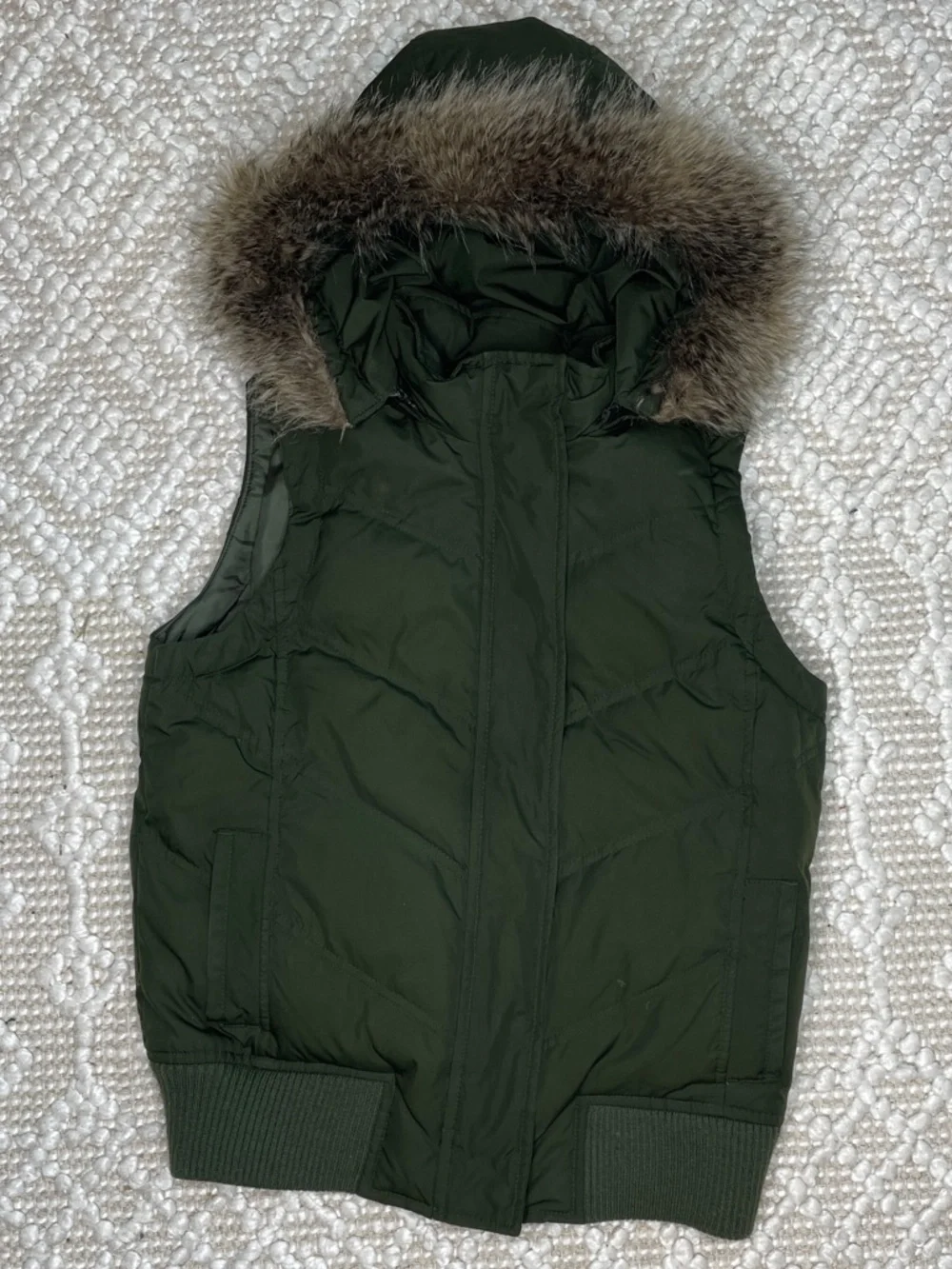 GAP Puffer Vest with Faux Fur Hood- Women’s Size XS - Picture 1 of 5